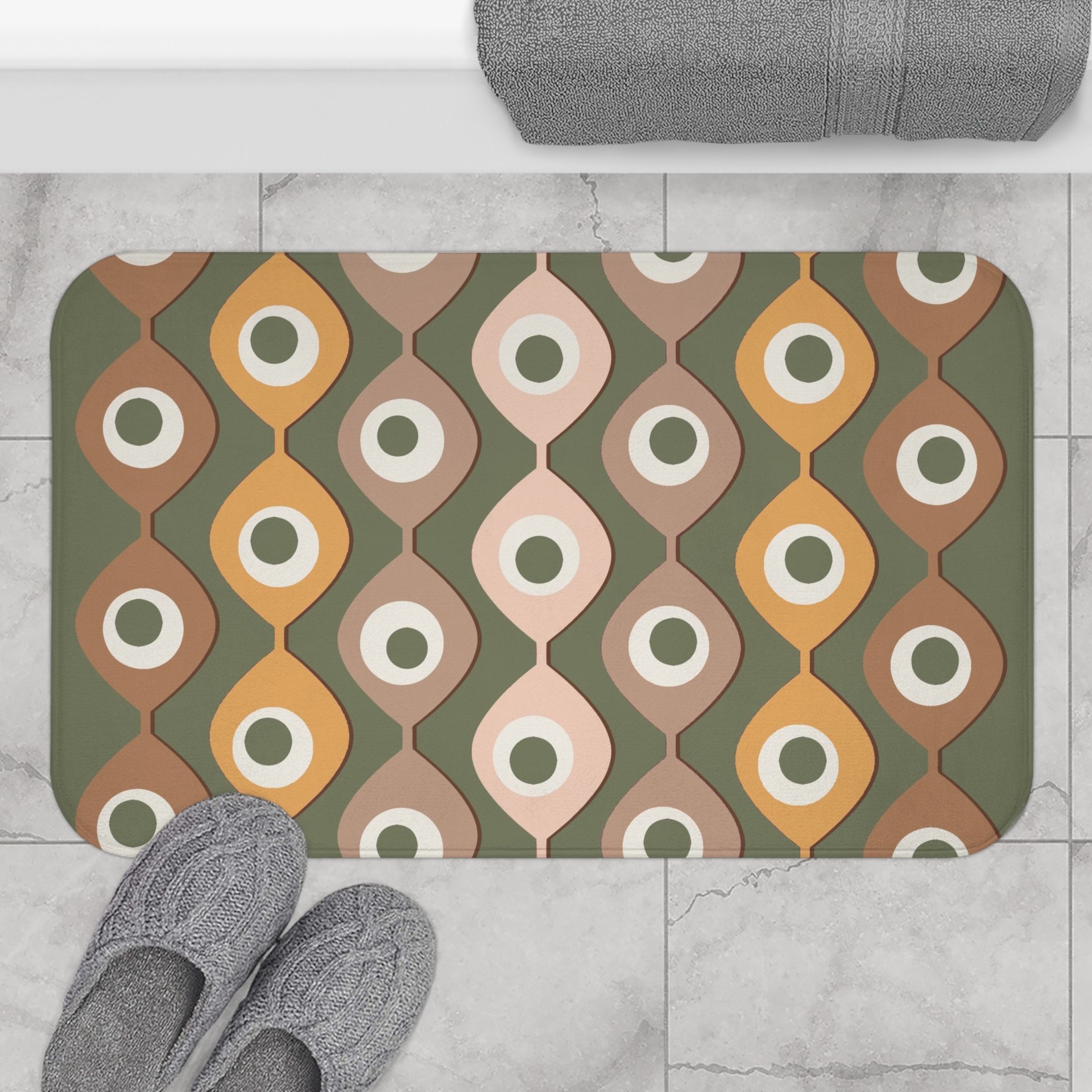 Large Green Mid-Century Bath Mat, 70s Abstract Circles Pattern